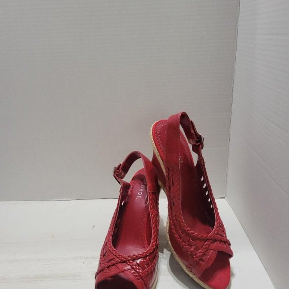 Red Heels - Picture 3 of 3